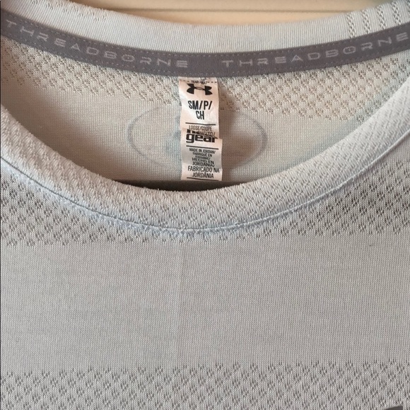 Under Armour Heat Gear Shirt - Picture 3 of 3